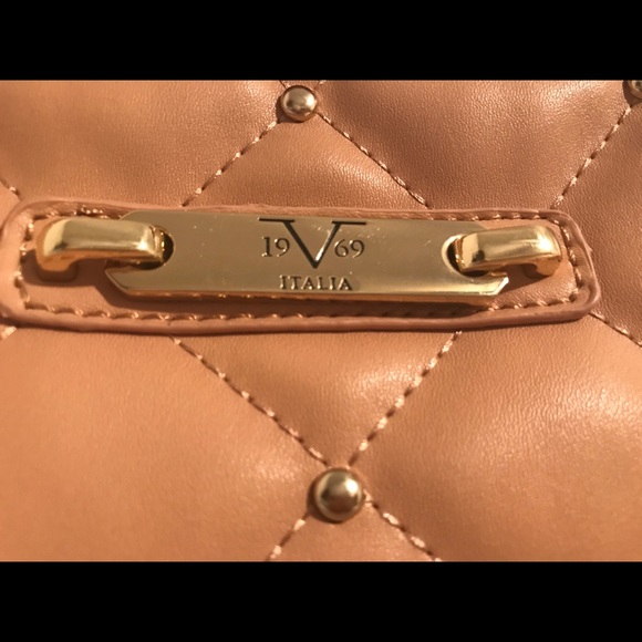 Versace19 V 69 Italia Abbigliamento Sportivo SRL - Picture 4 of 8